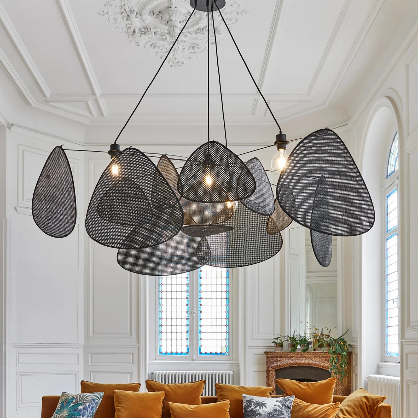 Suspension en Rotin Noir Design Géométrique Luminaire Contemporain
