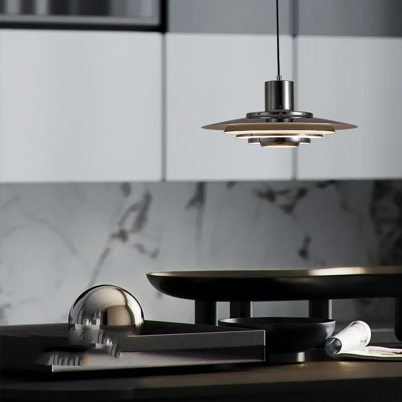 Suspension Design Scandinave en Métal Chromé