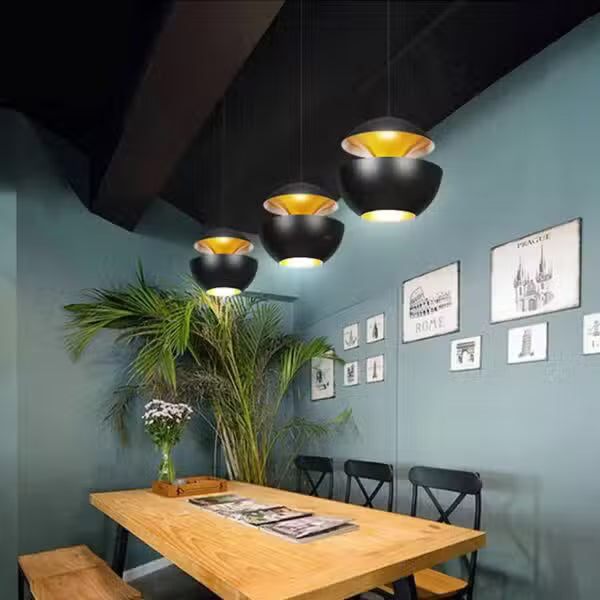 Suspension Moderne forme de demi Boule noire en Aluminium